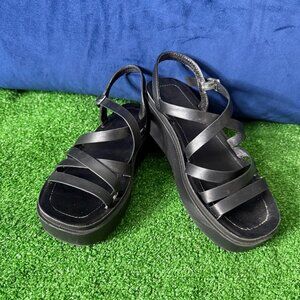 Soda Comfort Footbed Crossover Foot Straps Adjustable Sandals Women’s Size 6